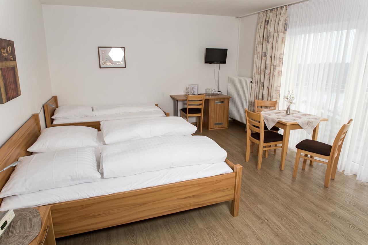 Hotel Landgasthof Hohenauer Hof Bagian luar foto
